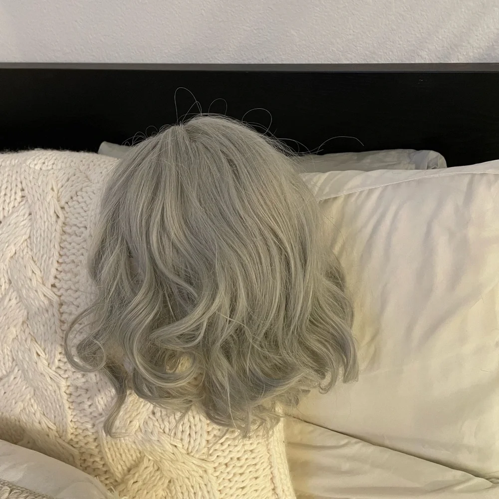‼️SALE‼️ NWT Silver wig ✨ - Picture 7 of 14